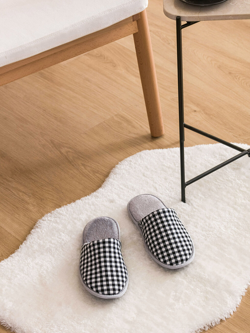 Closed Front Checkered Women's House Slippers