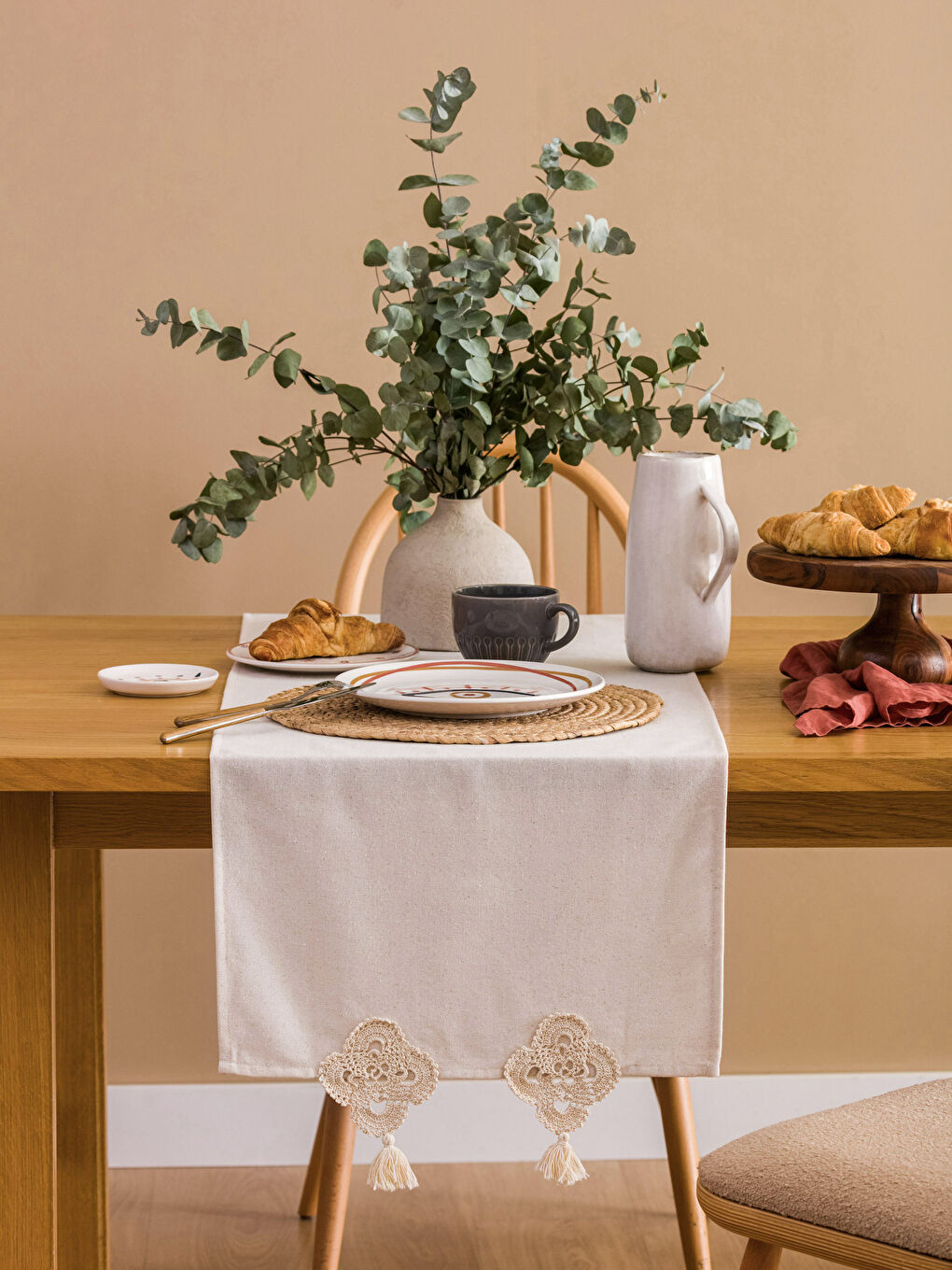 Ekru Dantel Detaylı Runner 45x150 cm