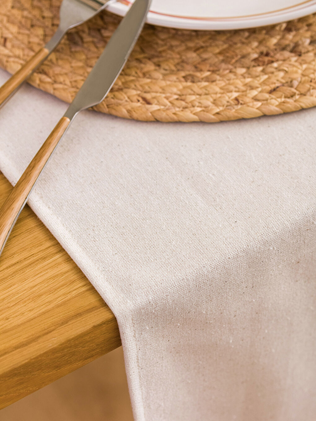 Ekru Dantel Detaylı Runner 45x150 cm-3