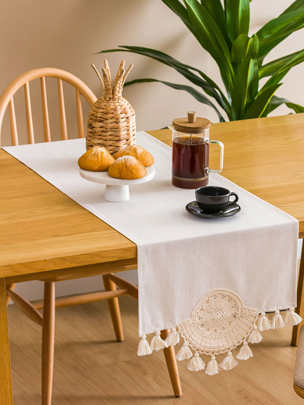 مفرش طاولة دانتيل مزخرف 45x150 سم