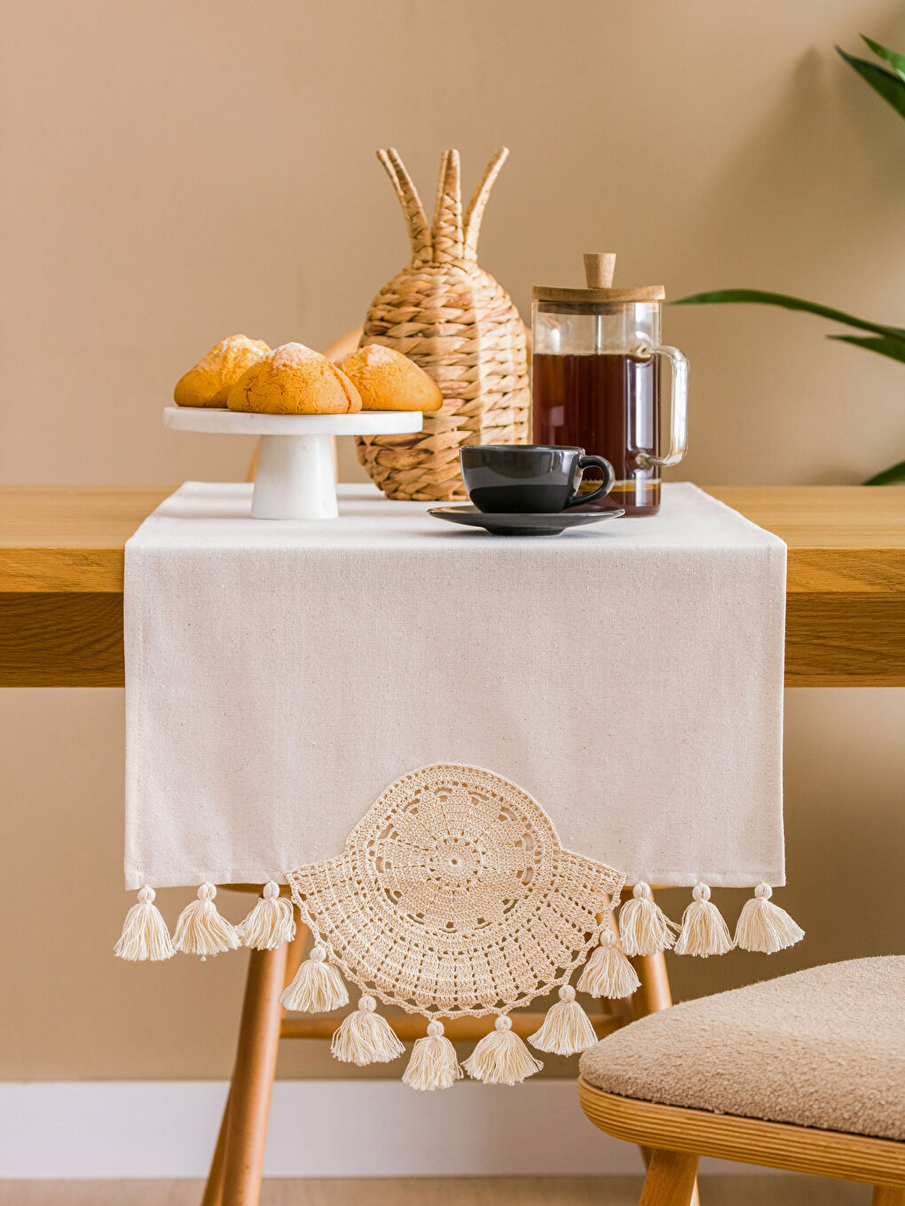 مفرش طاولة دانتيل مزخرف 45x150 سم-1