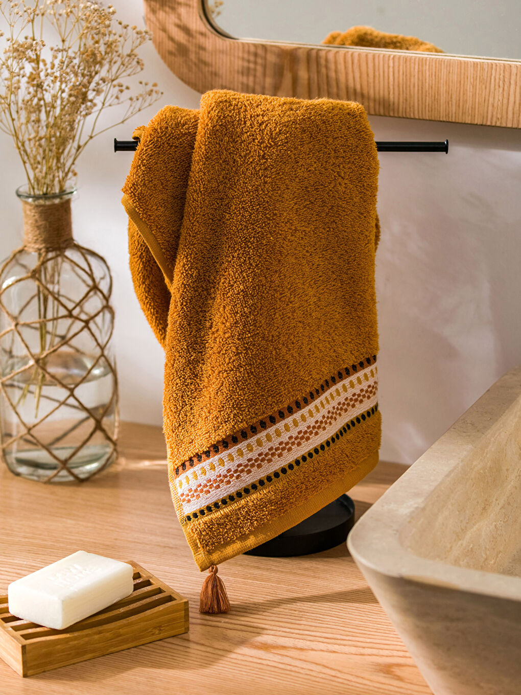 Embroidered Hand Towel 50x80 cm