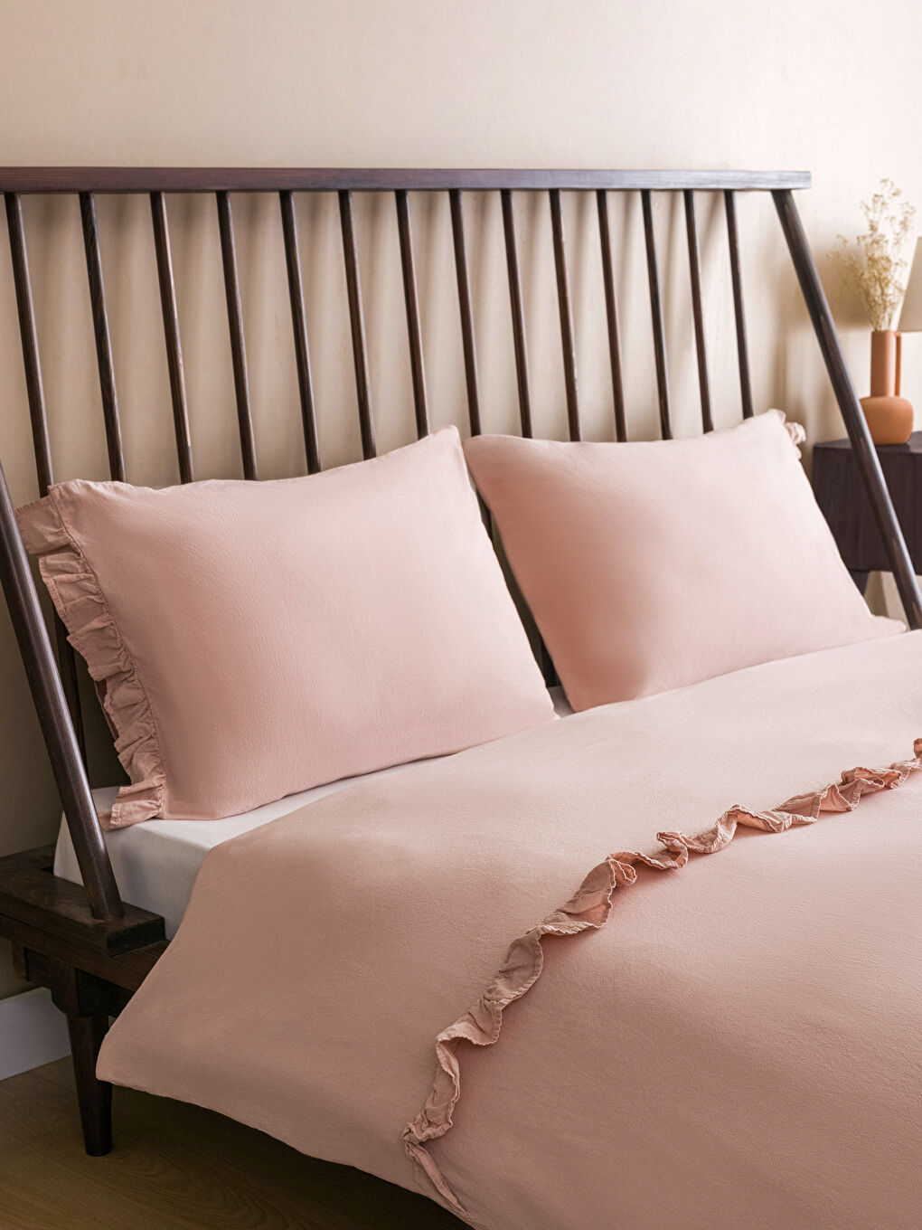 Pembe Fırfır Detaylı Pamuklu Çift Kişilik Nevresim Seti