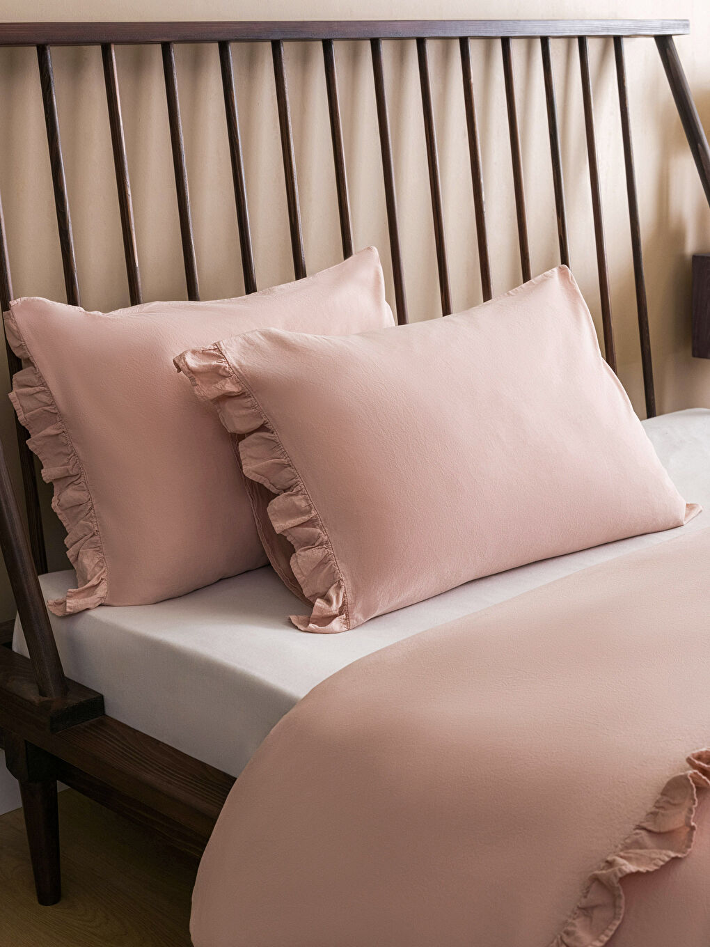 Pembe Fırfır Detaylı Pamuklu Çift Kişilik Nevresim Seti-2