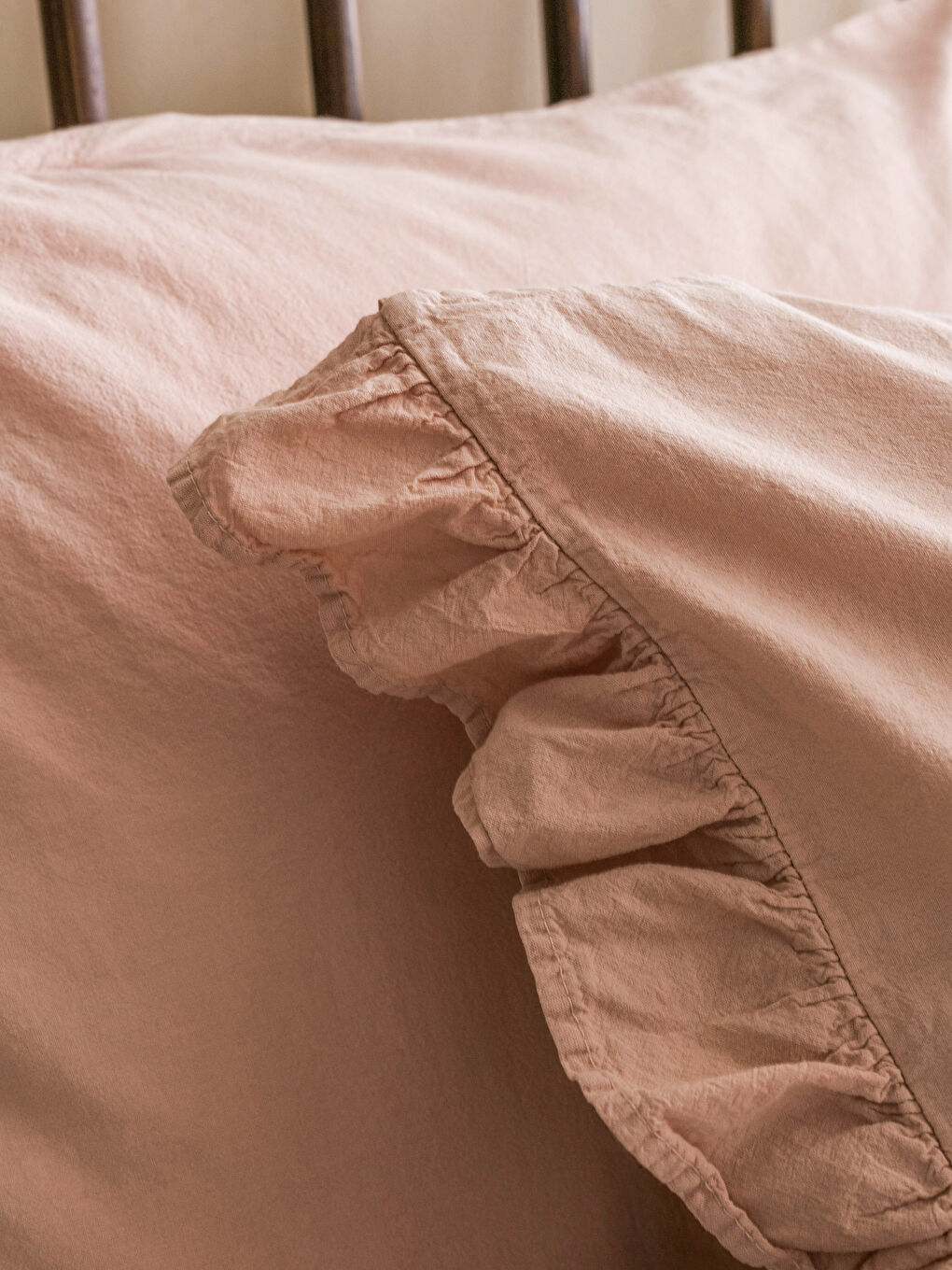 Pembe Fırfır Detaylı Pamuklu Çift Kişilik Nevresim Seti-3