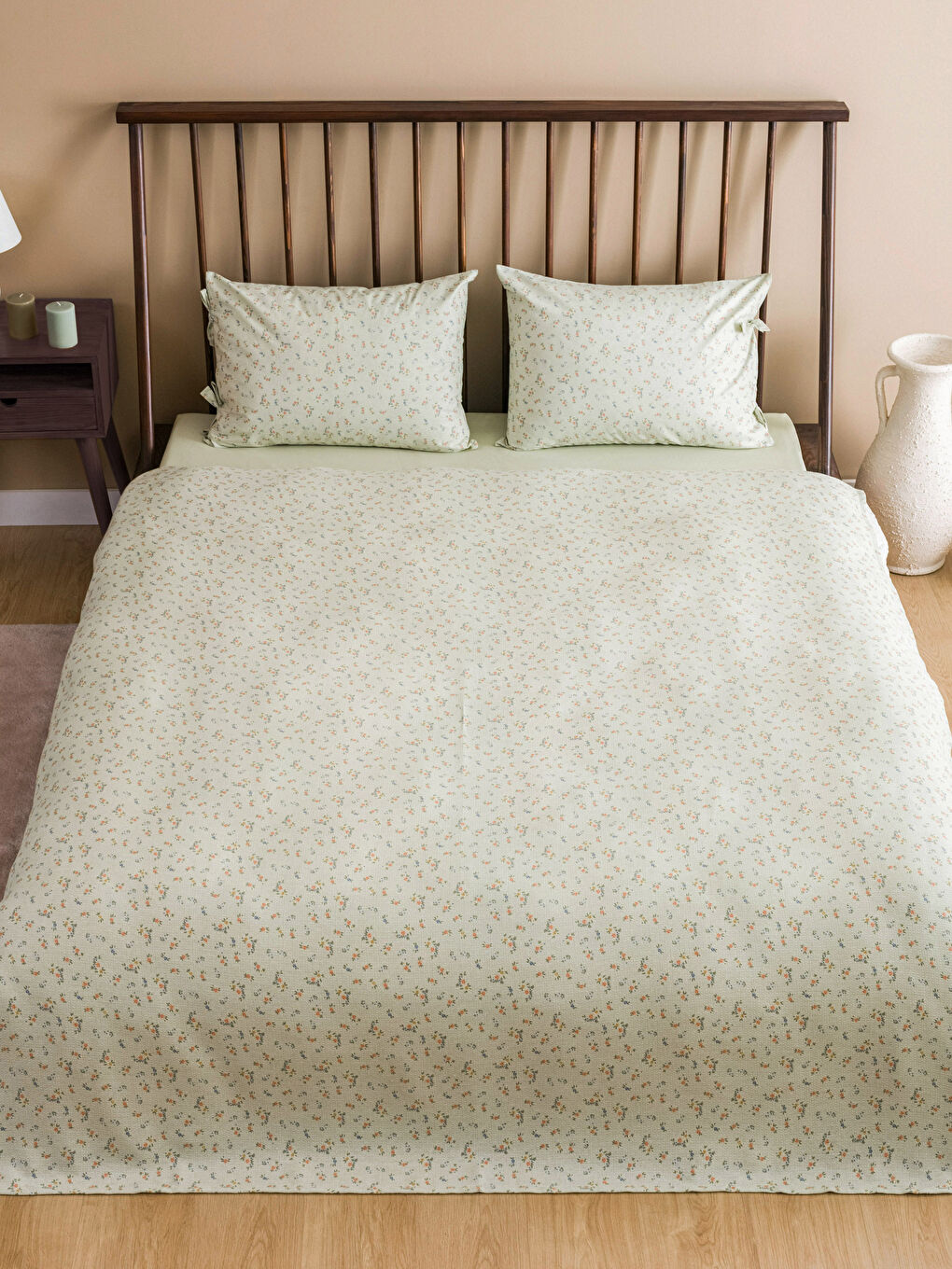 Karışık Çiçek Desenli Çift Kişilik Pike Takımı-1