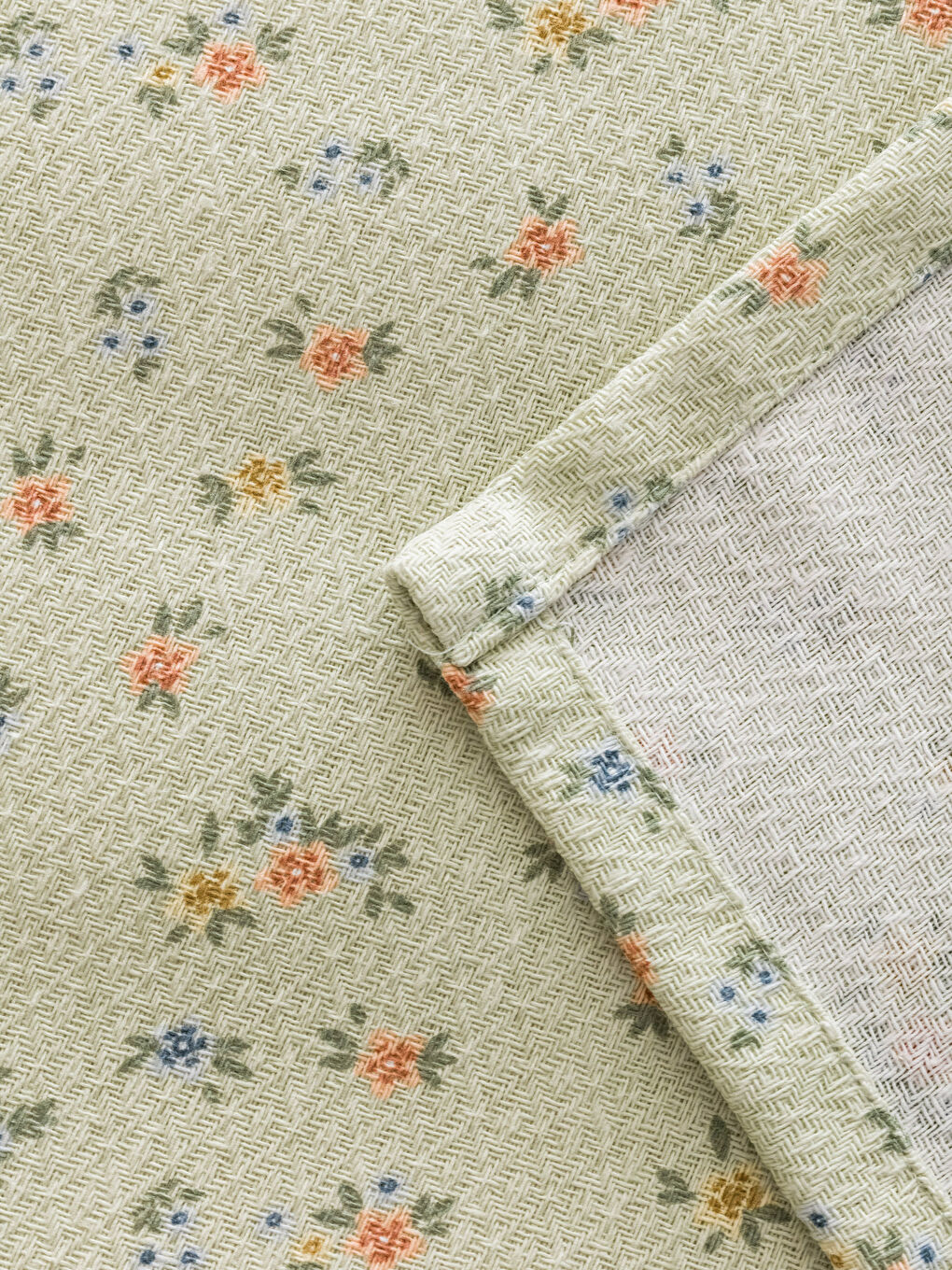 Karışık Çiçek Desenli Çift Kişilik Pike Takımı-6