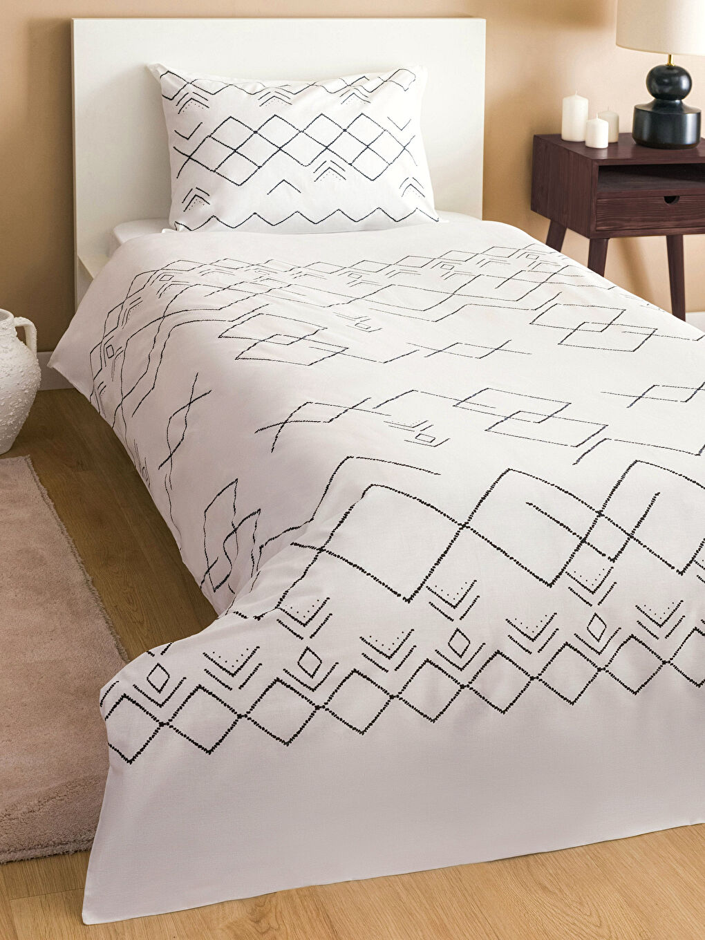 Siyah Etnik Desenli Pamuklu Tek Kişilik Nevresim Seti