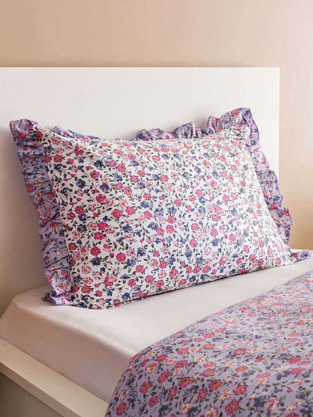 LCW HOME طقم غطاء لحاف سرير مفرد بنقشة زهور -S3ES60Z8-F9C
