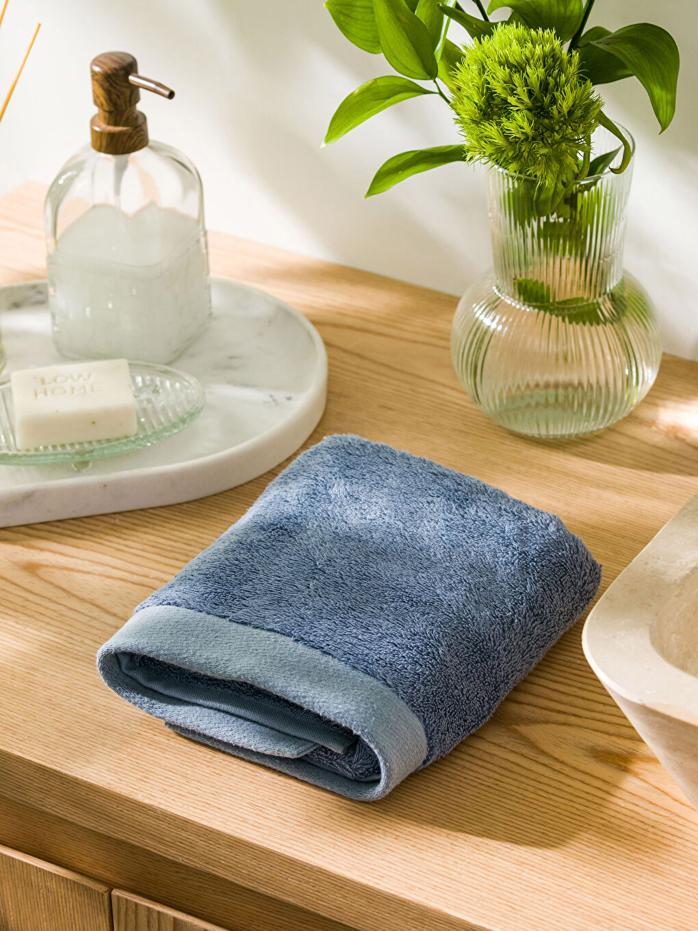 فوطه وجه بامبو سادة 50x80 سم-1