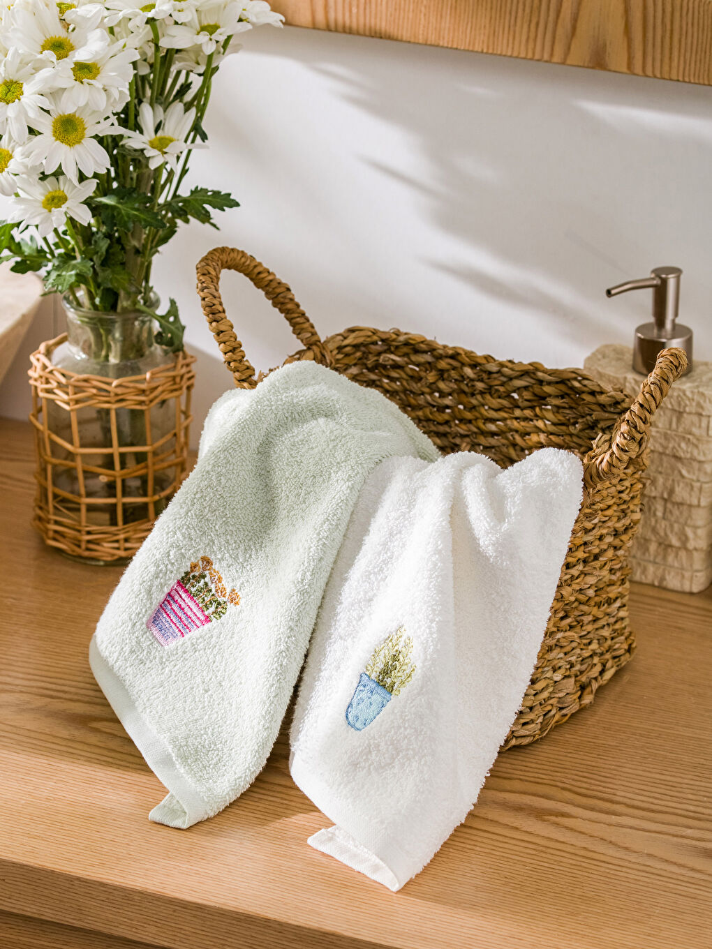Embroidered Cotton Hand Towel 2 Pack 30x50 Cm-1