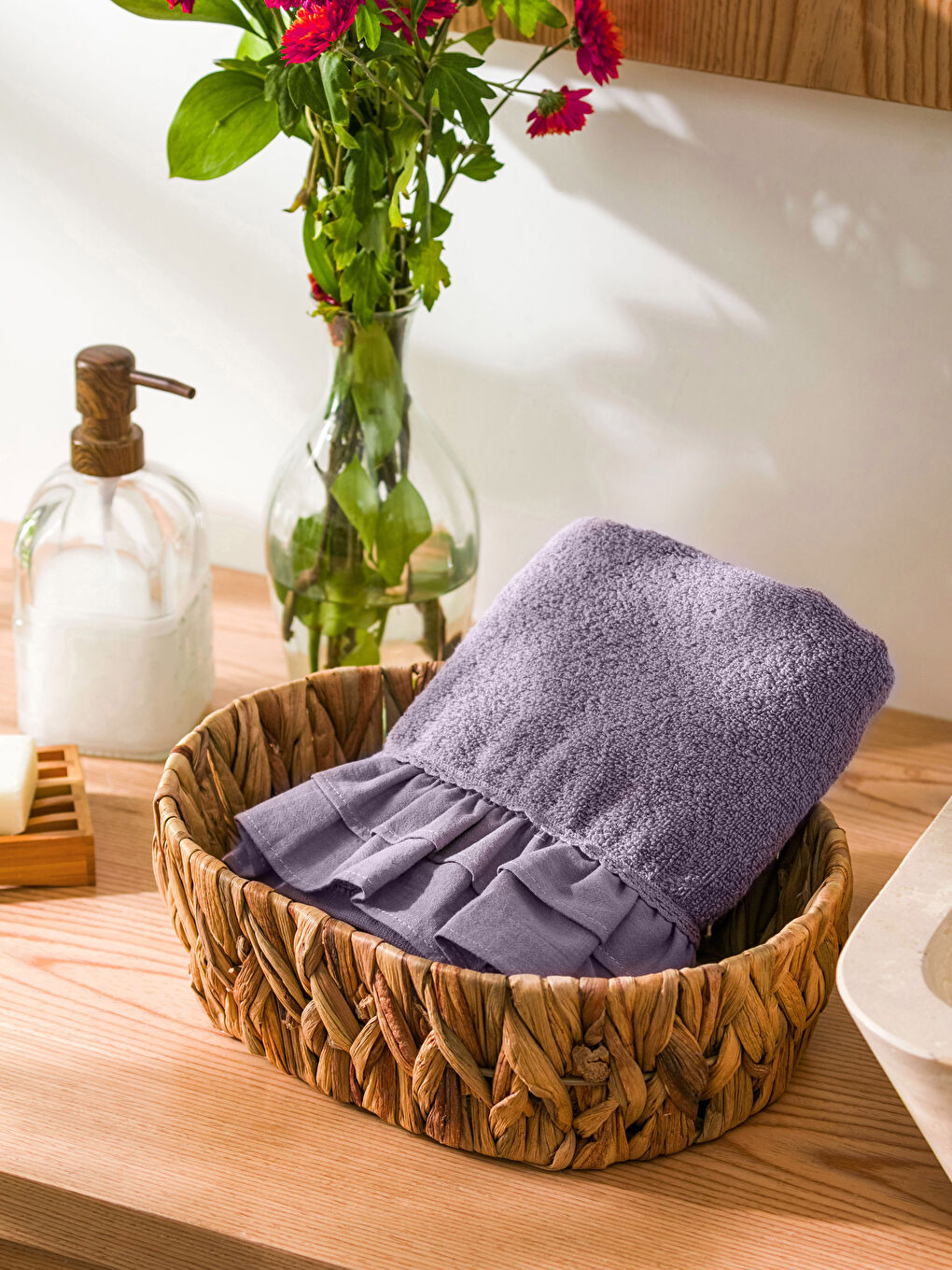 Mor Fırfır Detaylı Yüz Havlusu 50x80 cm-1