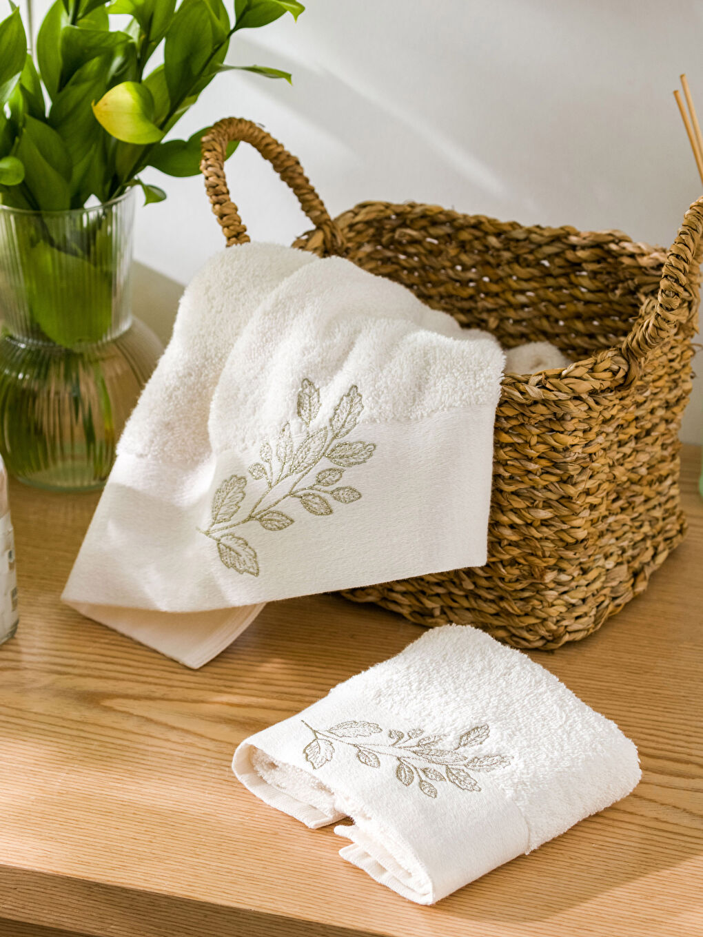 Ekru Pamuklu Nakışlı Havlu Seti 2'li