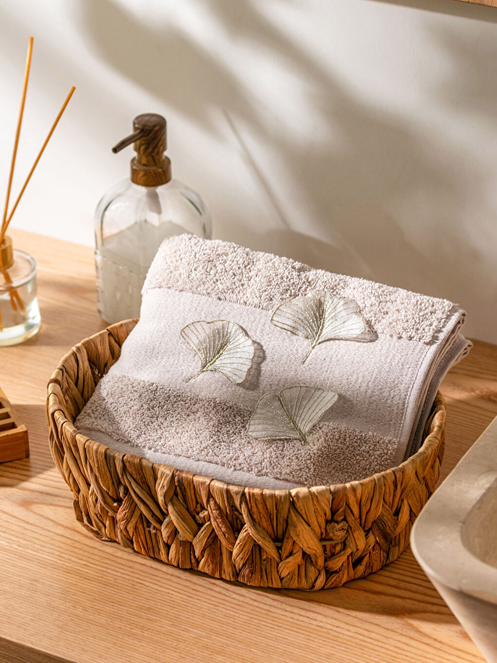 Embroidered Cotton Face Towel 50x80 cm-1