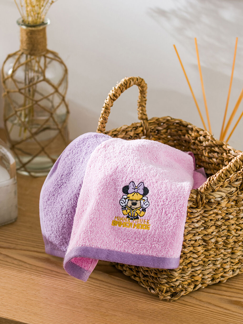 Minnie Mouse Embroidered Children's Hand Towel Set of 2-1