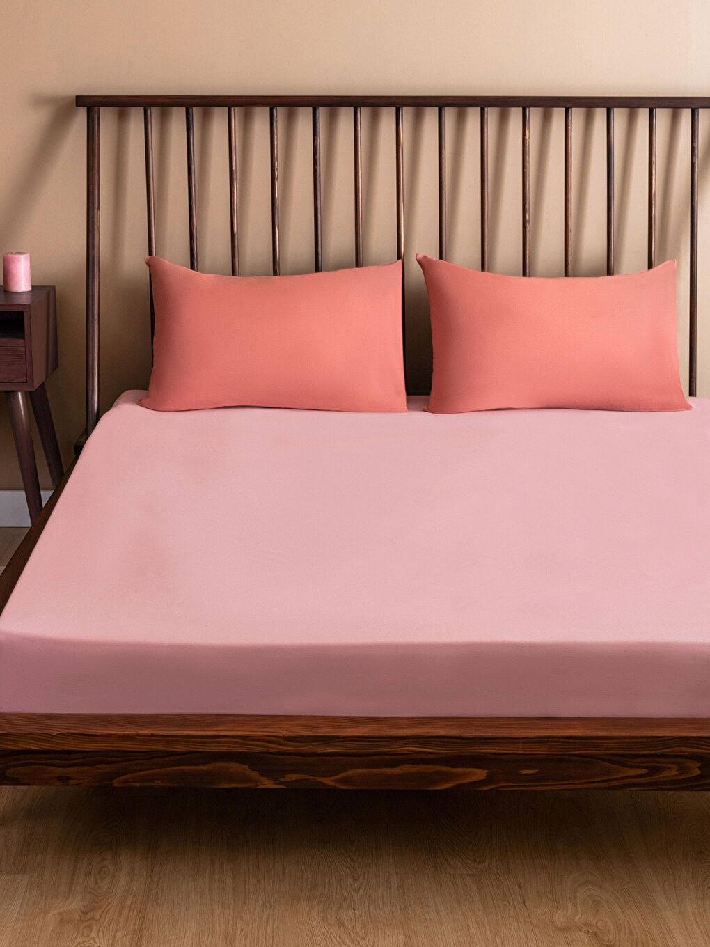Pembe Düz Pamuklu Çift Kişilik Lastikli Çarşaf 160x200x30 cm