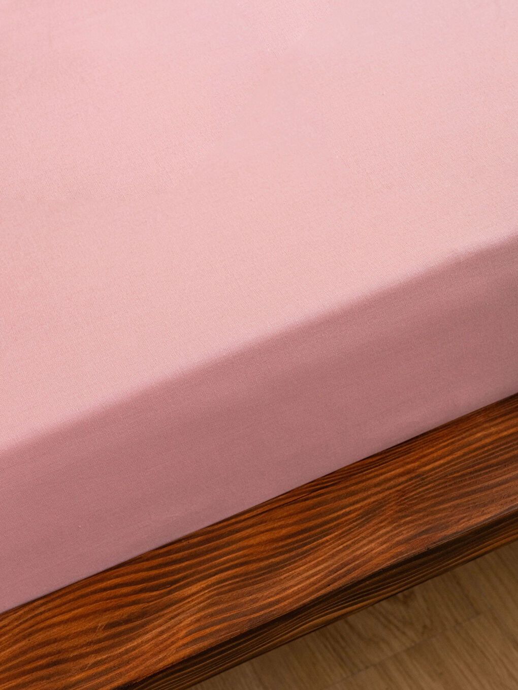 Pembe Düz Pamuklu Çift Kişilik Lastikli Çarşaf 160x200x30 cm-1