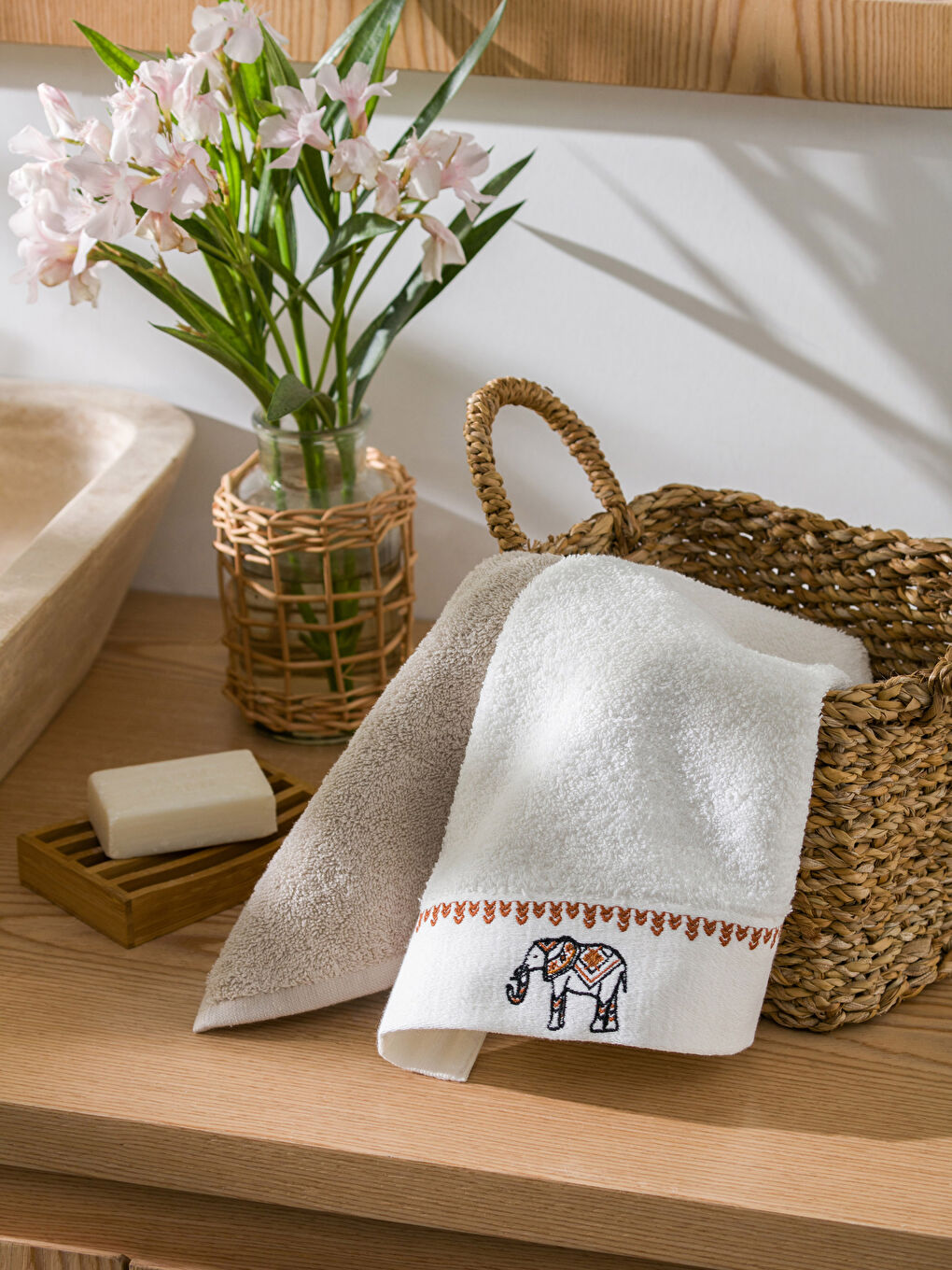 Elephant Embroidered Hand Towel 2 Pack 30x50 Cm