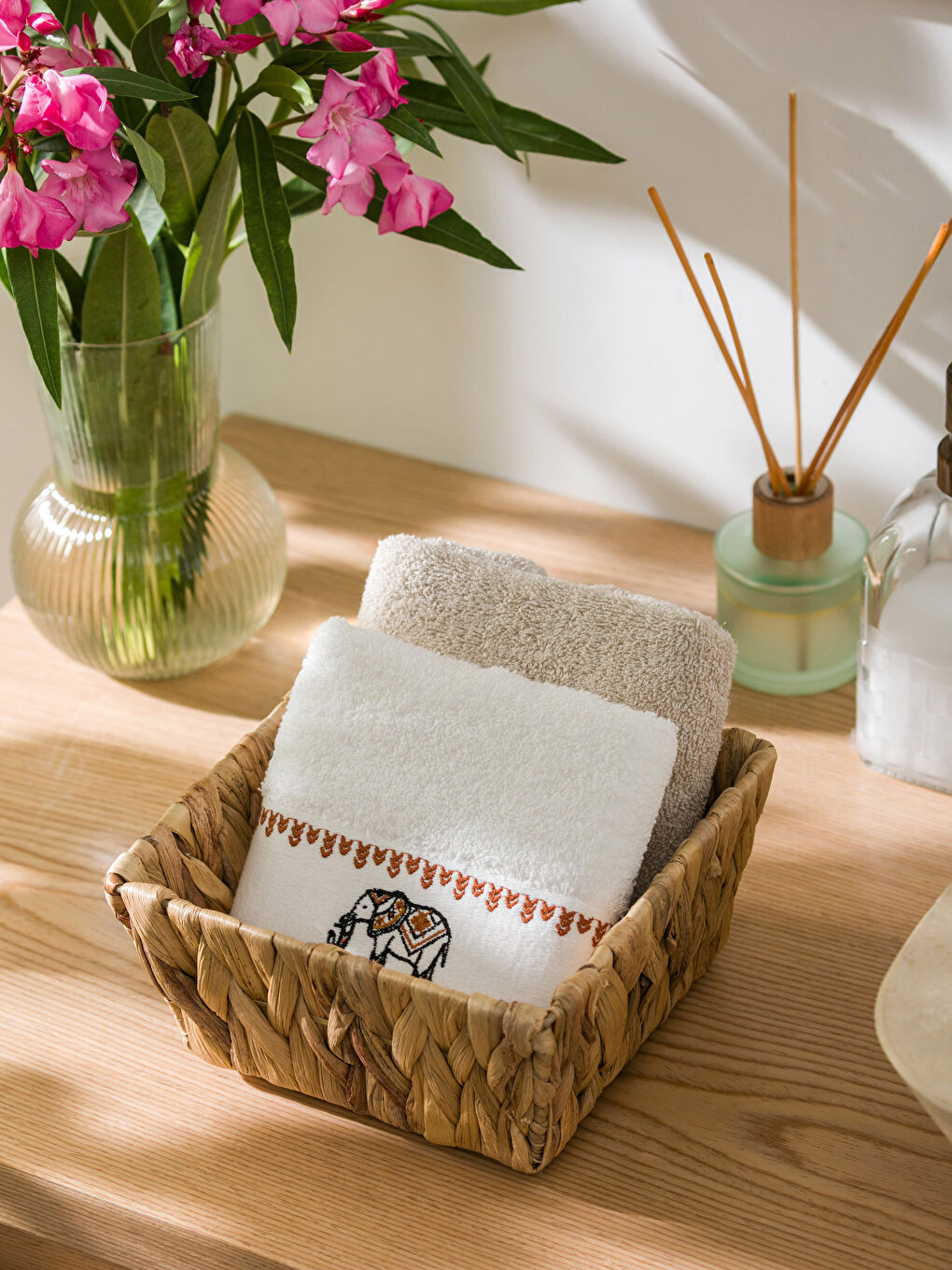 Elephant Embroidered Hand Towel 2 Pack 30x50 Cm-2