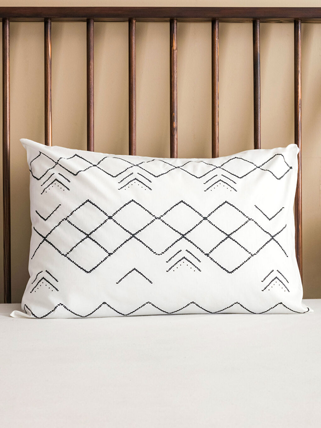Ethnic Patterned Cotton Pillow Cover-1