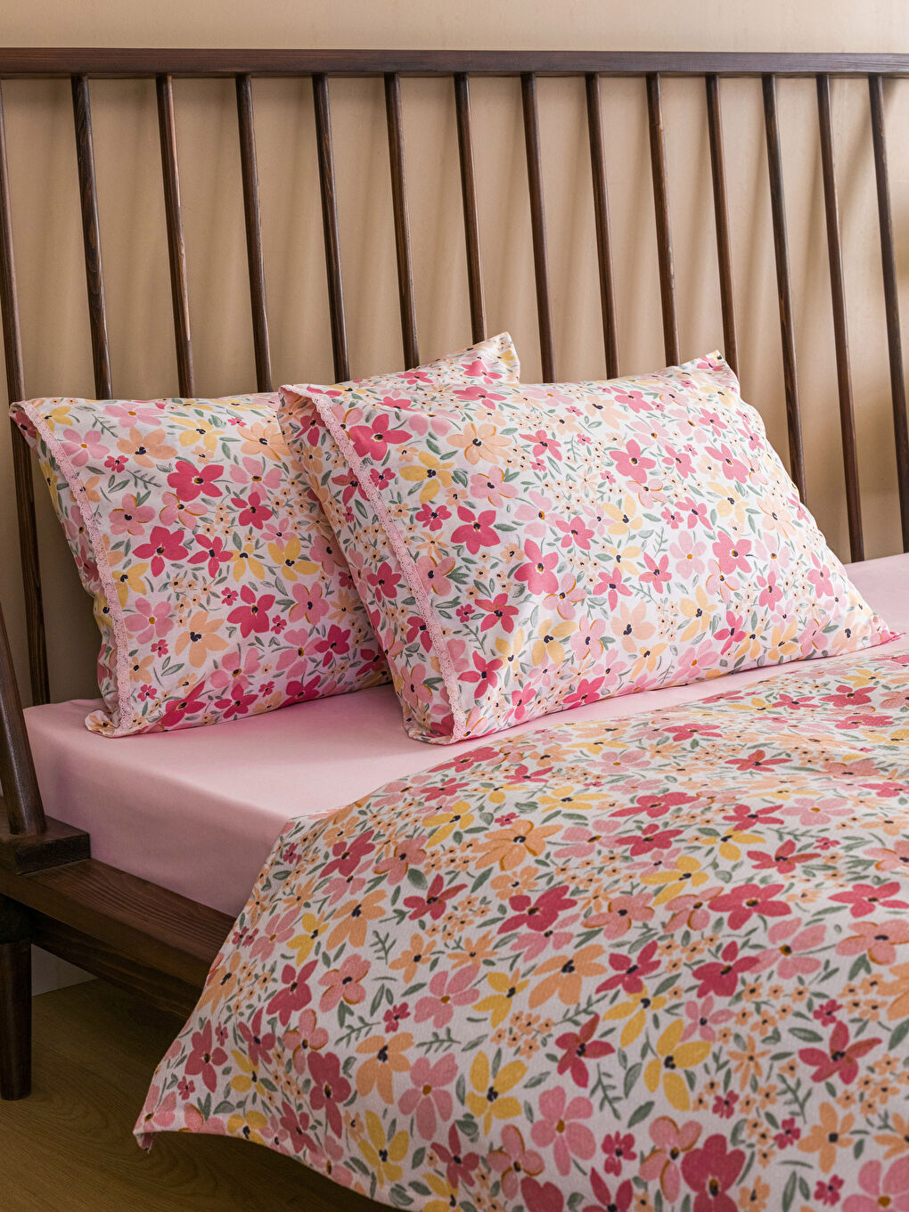 Karışık Desenli Çift Kişilik Pike Takımı-2