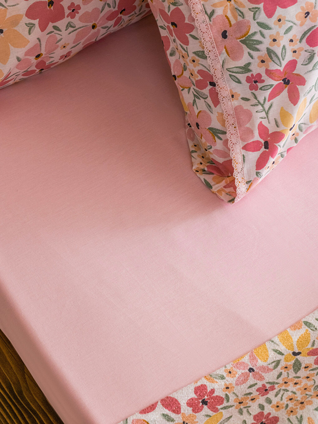 Karışık Desenli Çift Kişilik Pike Takımı-4