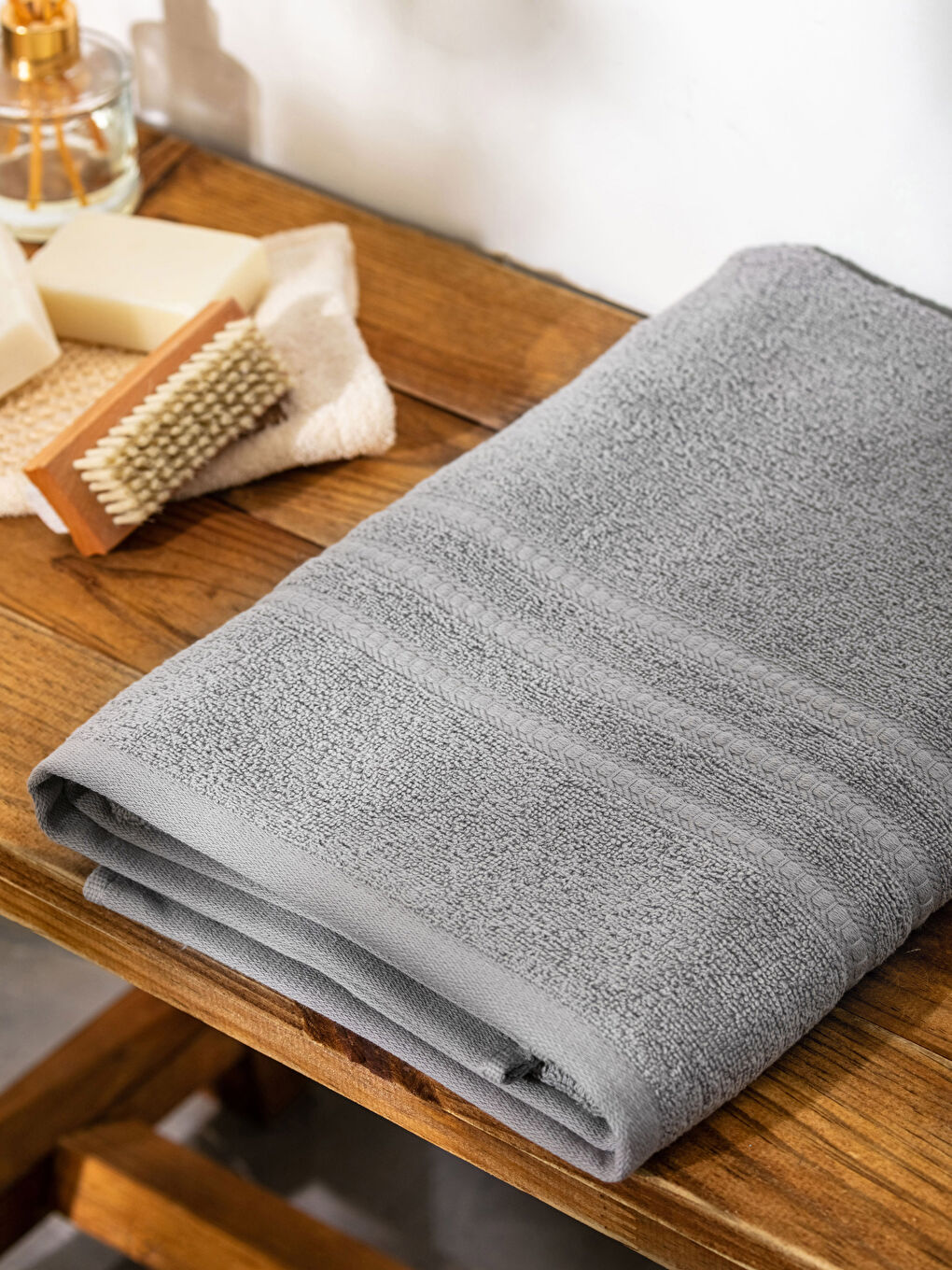 Gri Düz Pamuklu Banyo Havlusu 70x140 cm-1
