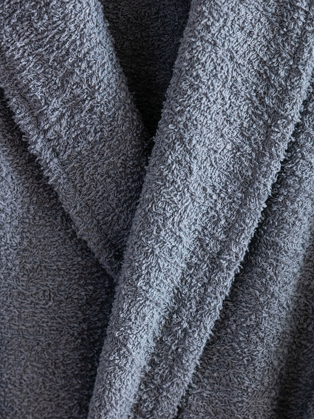 روب حمام رجالي طويل بياقة مستقيمة على شكل حرف V-2