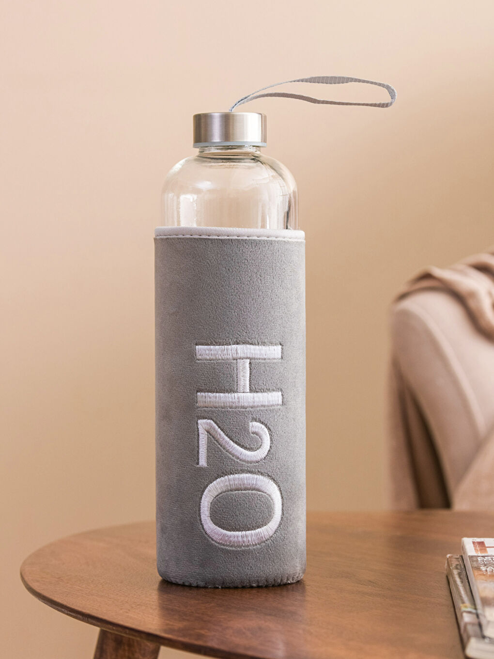 H2O Koyu Gri Kılıflı Cam Matara 600 Ml