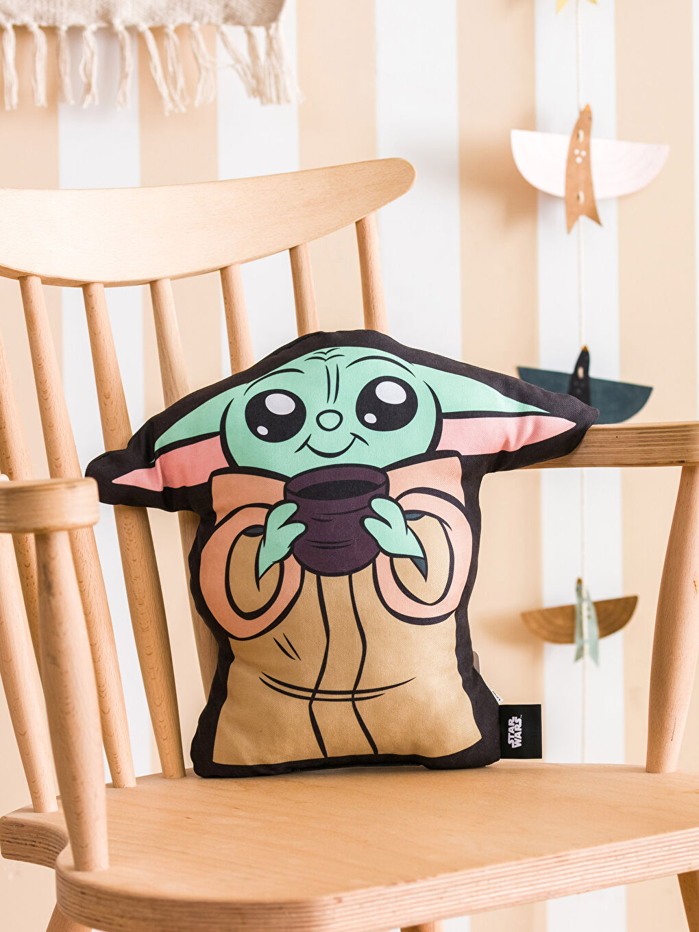LCW HOME Grogu Printed Filled Baby Throw Pillow 32 Cm -S3G239Z1-F9C