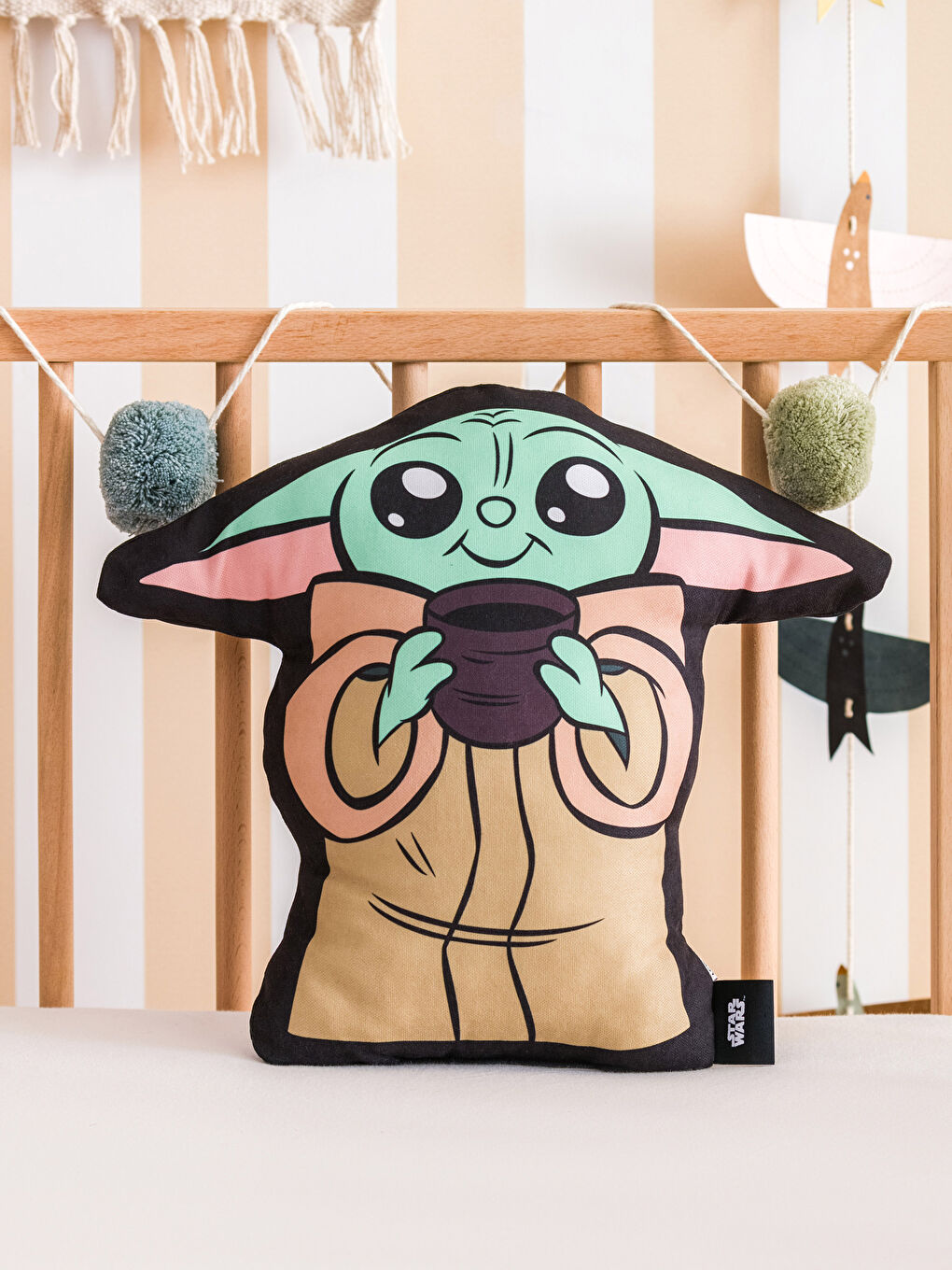 LCW HOME Grogu Printed Filled Baby Throw Pillow 32 Cm -S3G239Z1-F9C
