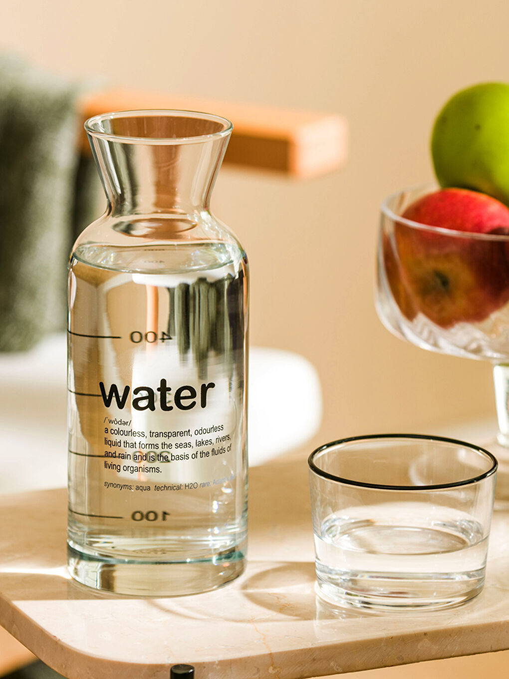 Siyah Baskılı Bardak Kapaklı Cam Sürahi 700 ml