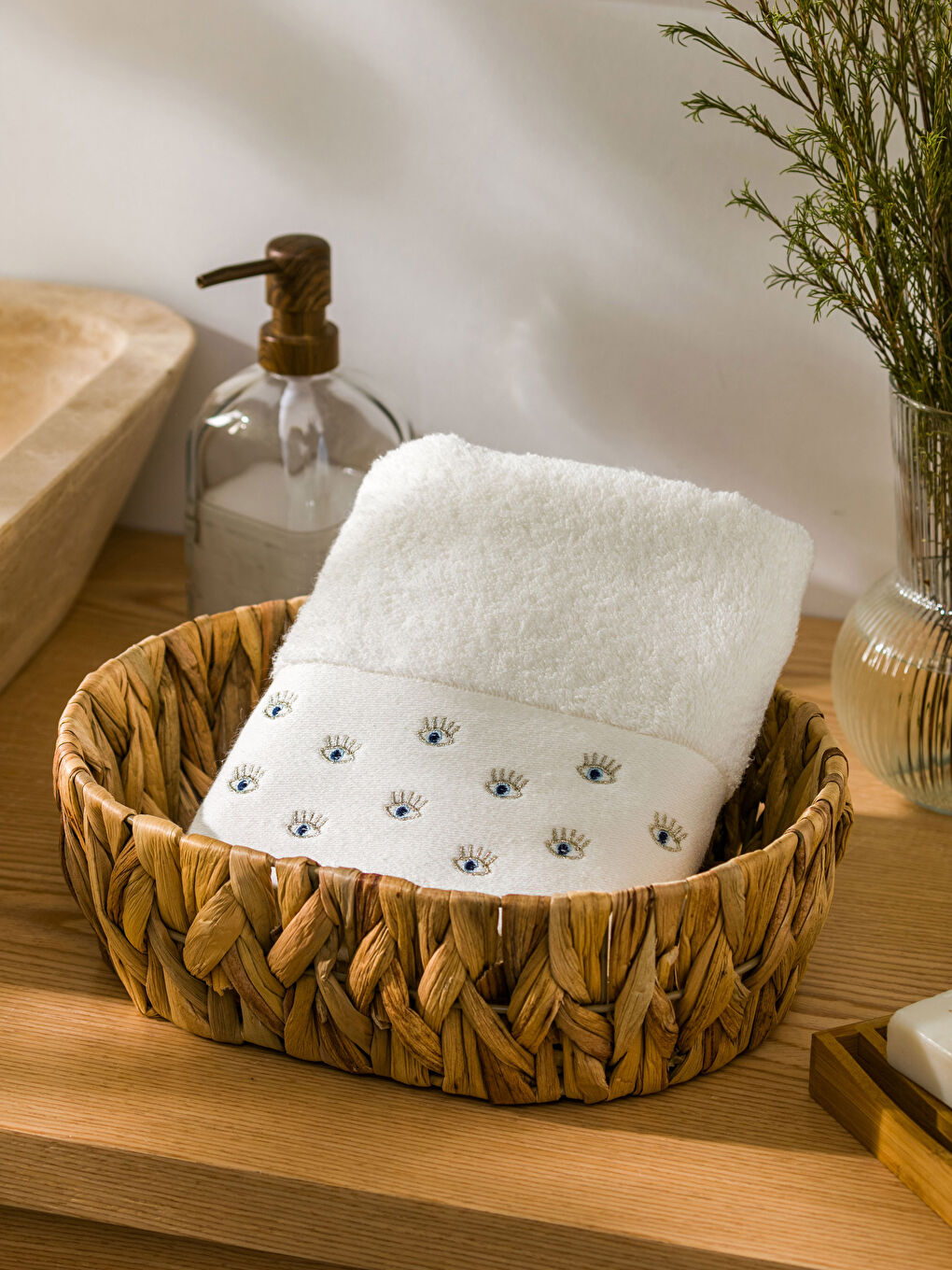 فوطه وجه قطن مطرزة بالعين 50x80 سم-1