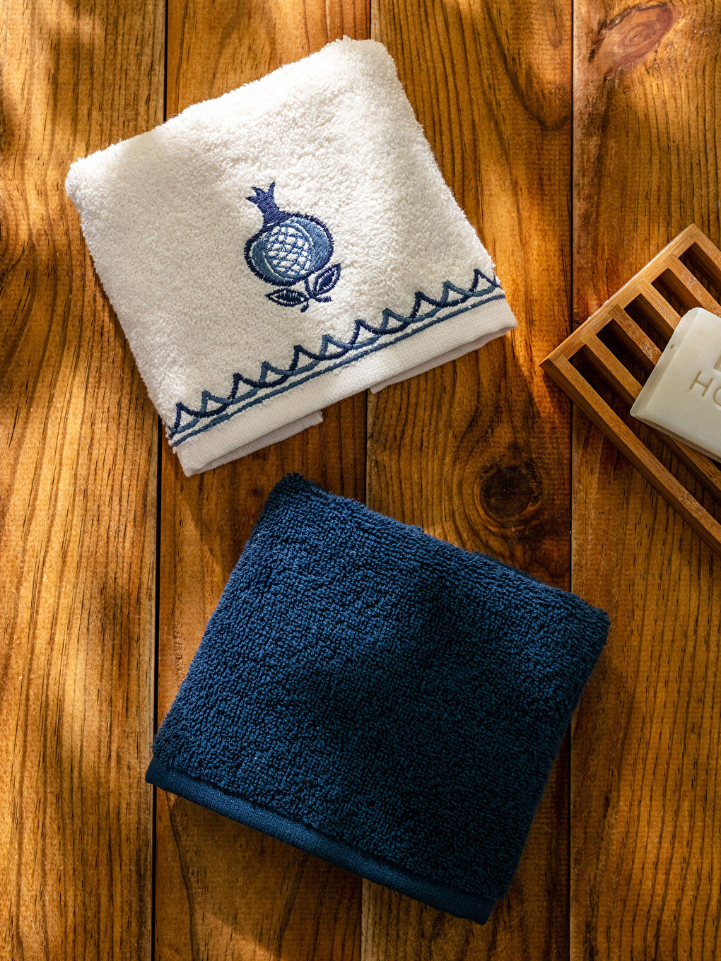 LCW HOME Pomegranate Embroidered Hand Towel Set of 2 -S3G885Z8-DF8