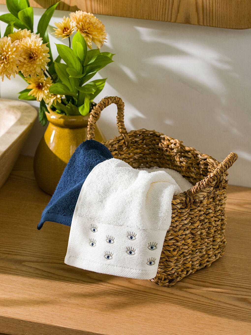 Eye Embroidered Hand Towel 2 Pack 30x50 Cm