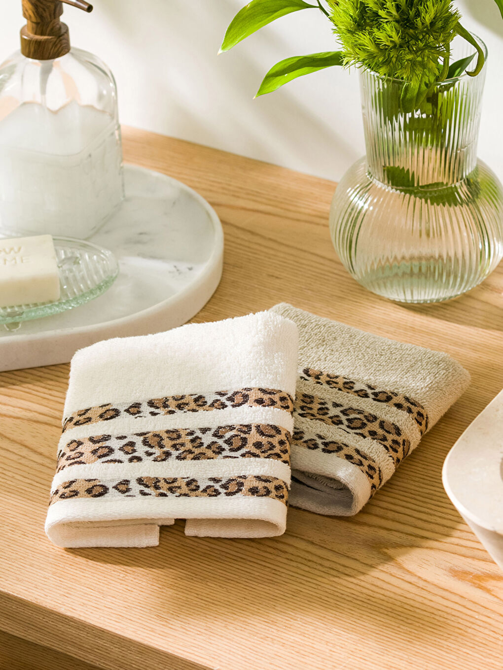 Leopard Embroidered Hand Towel 2 Pack 30x50 Cm