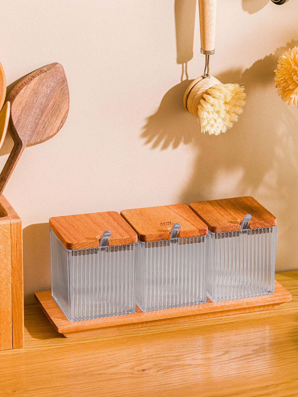 Renksiz Ahşap Kapaklı Baharatlık Seti 3'lü 950 ml-3