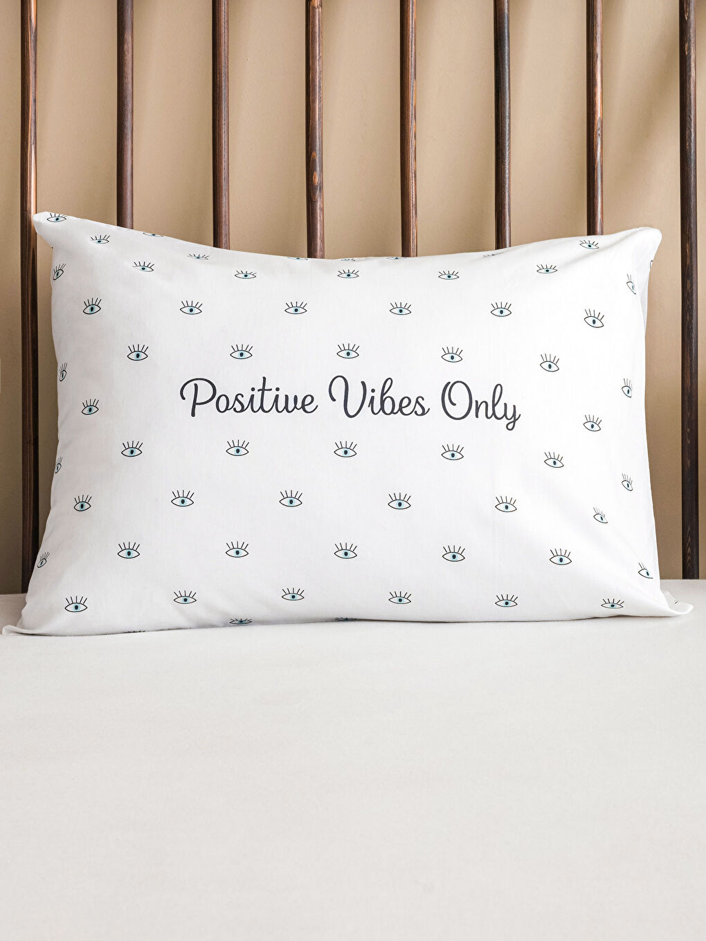 غطاء وسادة قطن بنقشة عين مقاس 50x70 سم-1