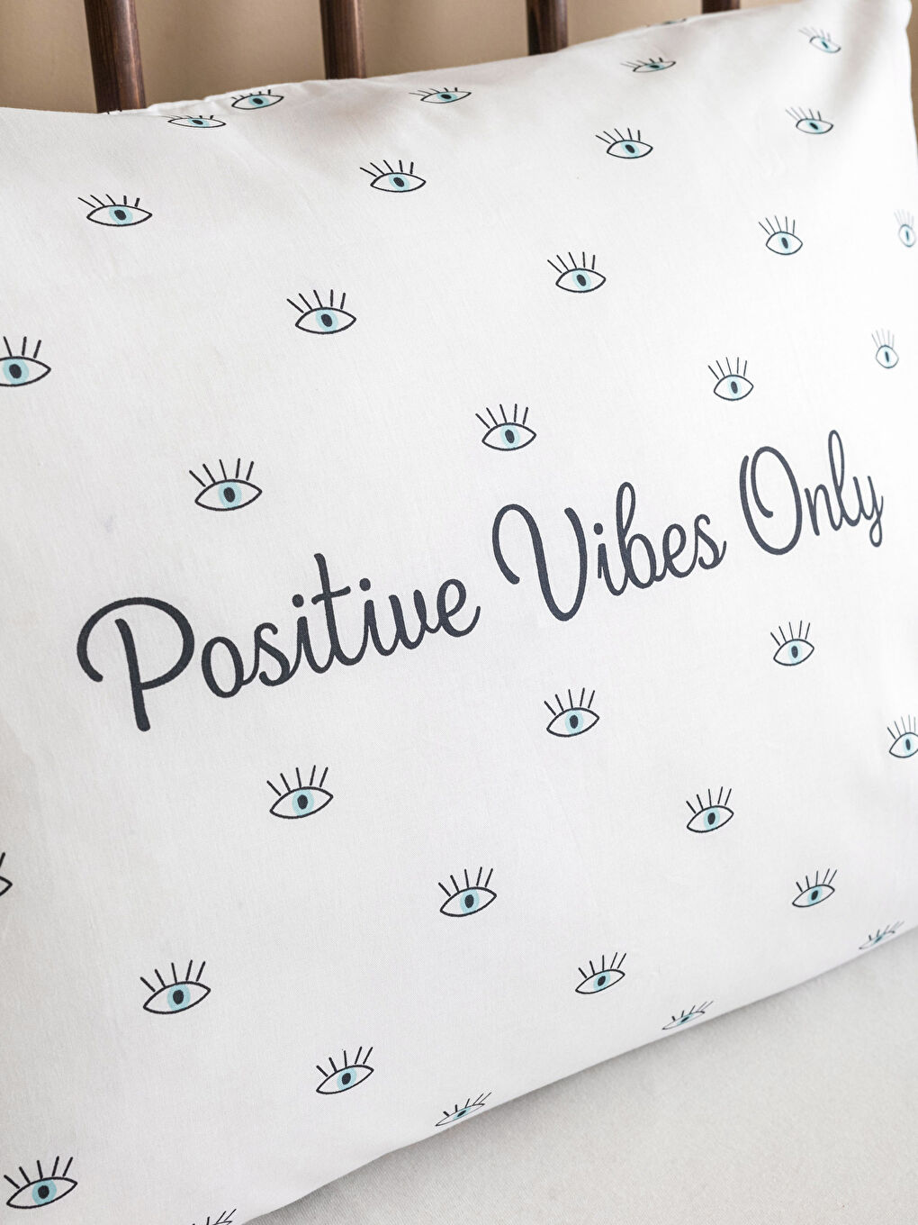غطاء وسادة قطن بنقشة عين مقاس 50x70 سم-2