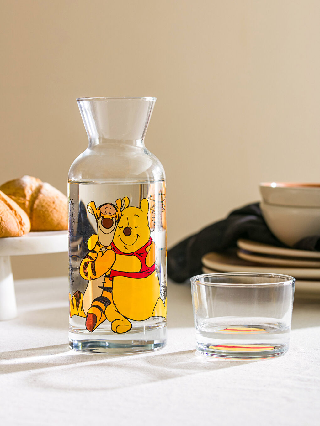 Karışık Winnie The Pooh Baskılı Bardak Kapaklı Cam Sürahi 700 ml