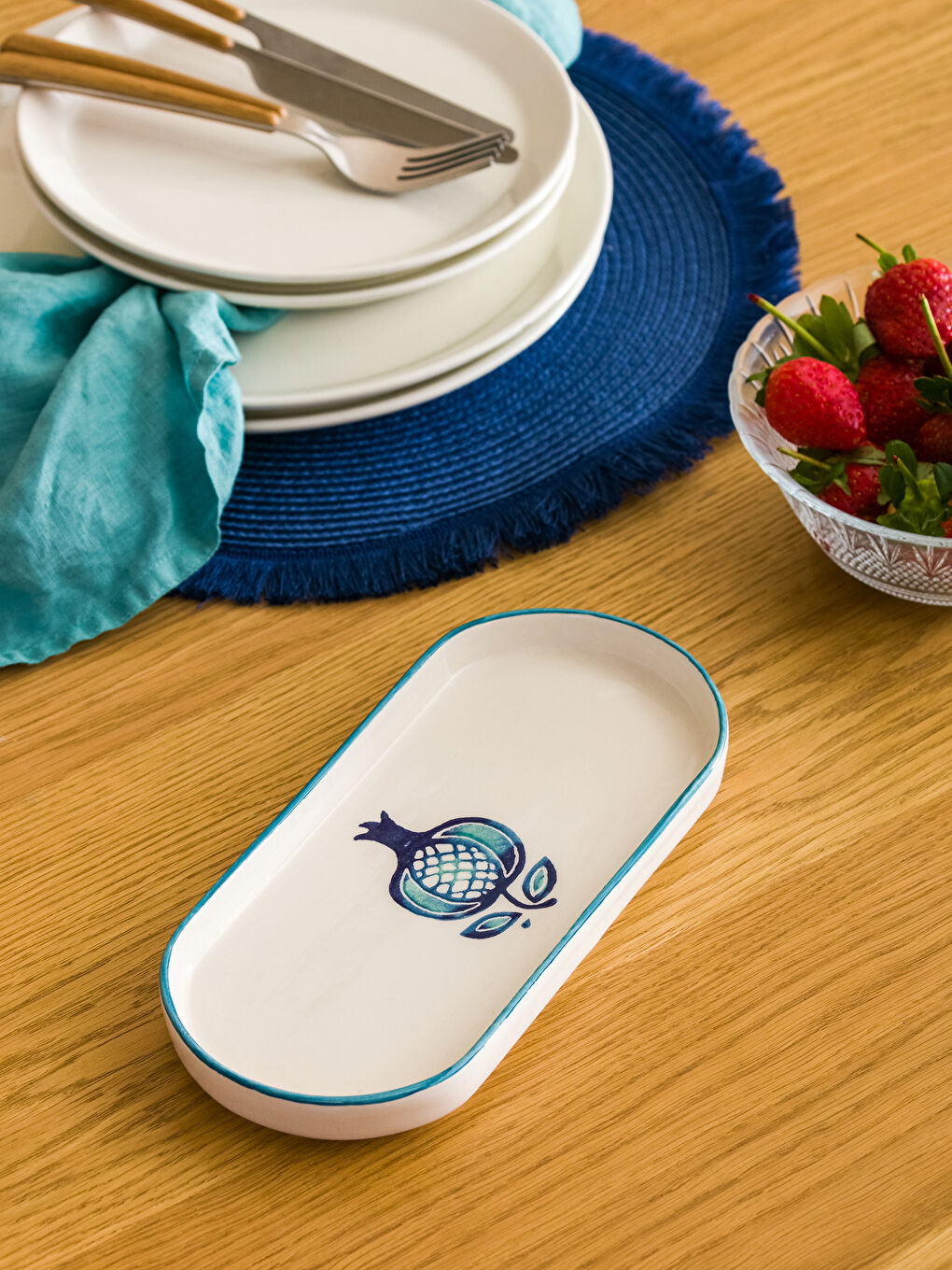 Mavi Nar Baskılı Seramik Sunum Tabağı 24 cm