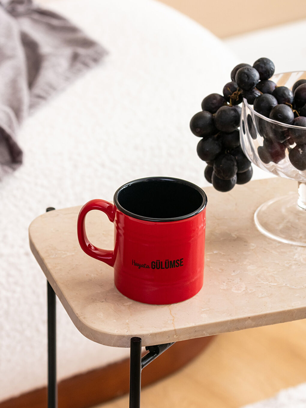 Kırmızı Baskılı Seramik Kupa 355 ml