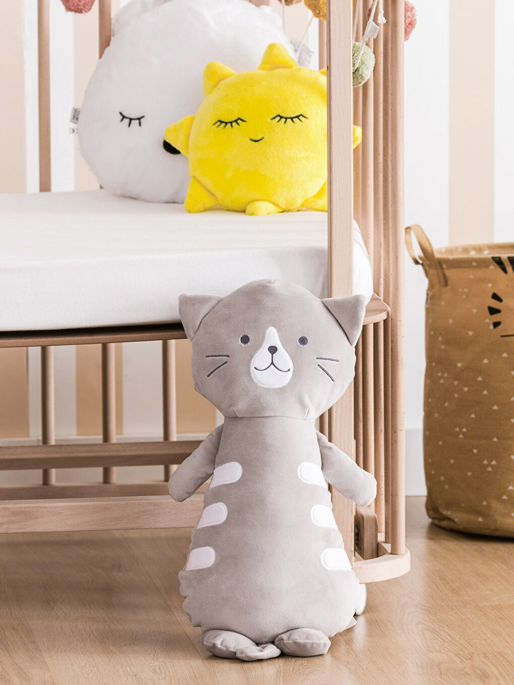 LCW HOME Karişik Pelüş Dolgulu Kedi Bebek Kırlent 50 cm