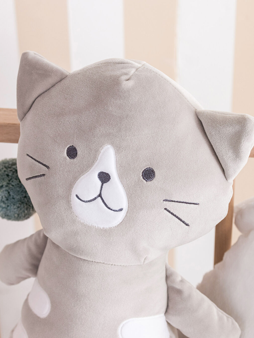 LCW HOME Karişik Pelüş Dolgulu Kedi Bebek Kırlent 50 cm - 2