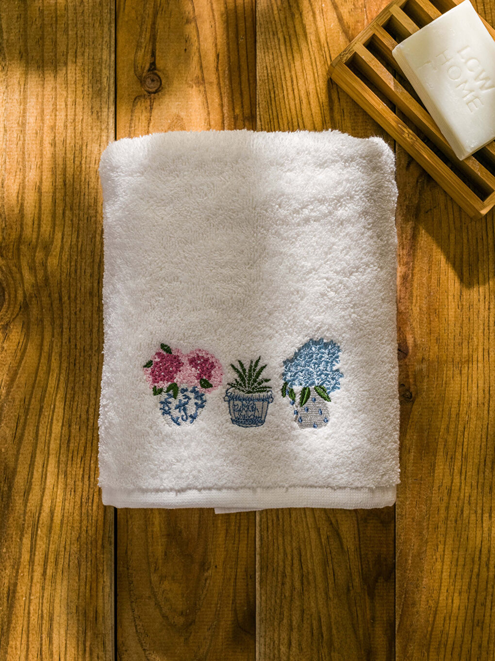 Ekru Nakışlı Pamuklu Yüz Havlusu 50x80 cm-2