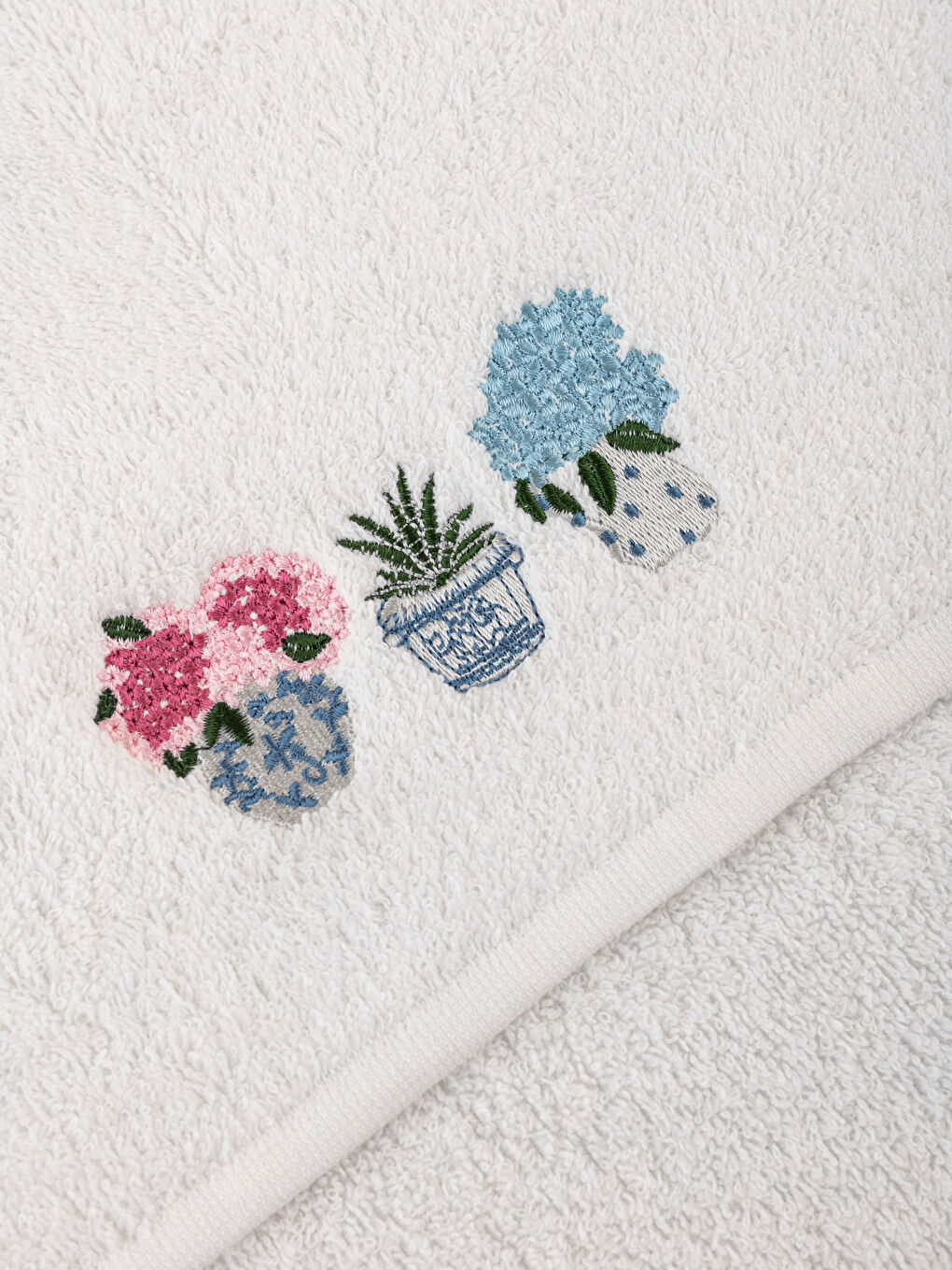 Ekru Nakışlı Pamuklu Yüz Havlusu 50x80 cm-3