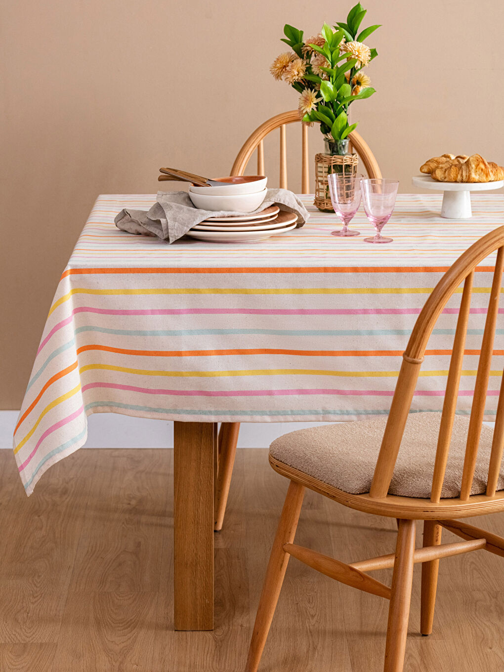 Karışık Çizgili Masa Örtüsü 150x200 cm