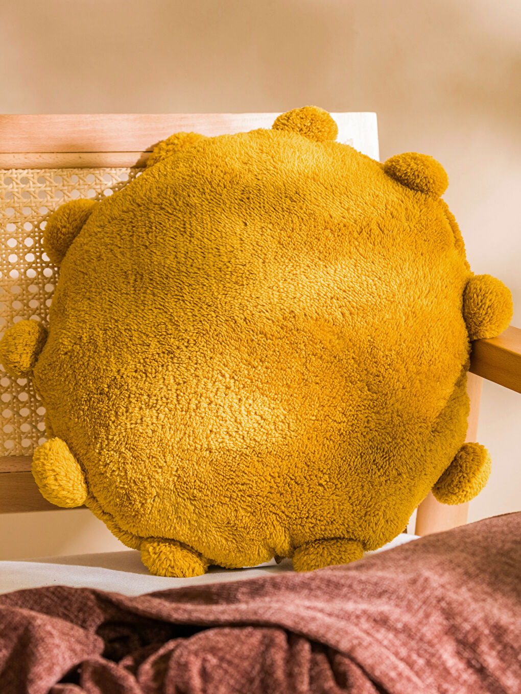 Sarı Dolgulu Pelüş Bebek Kırlent-1