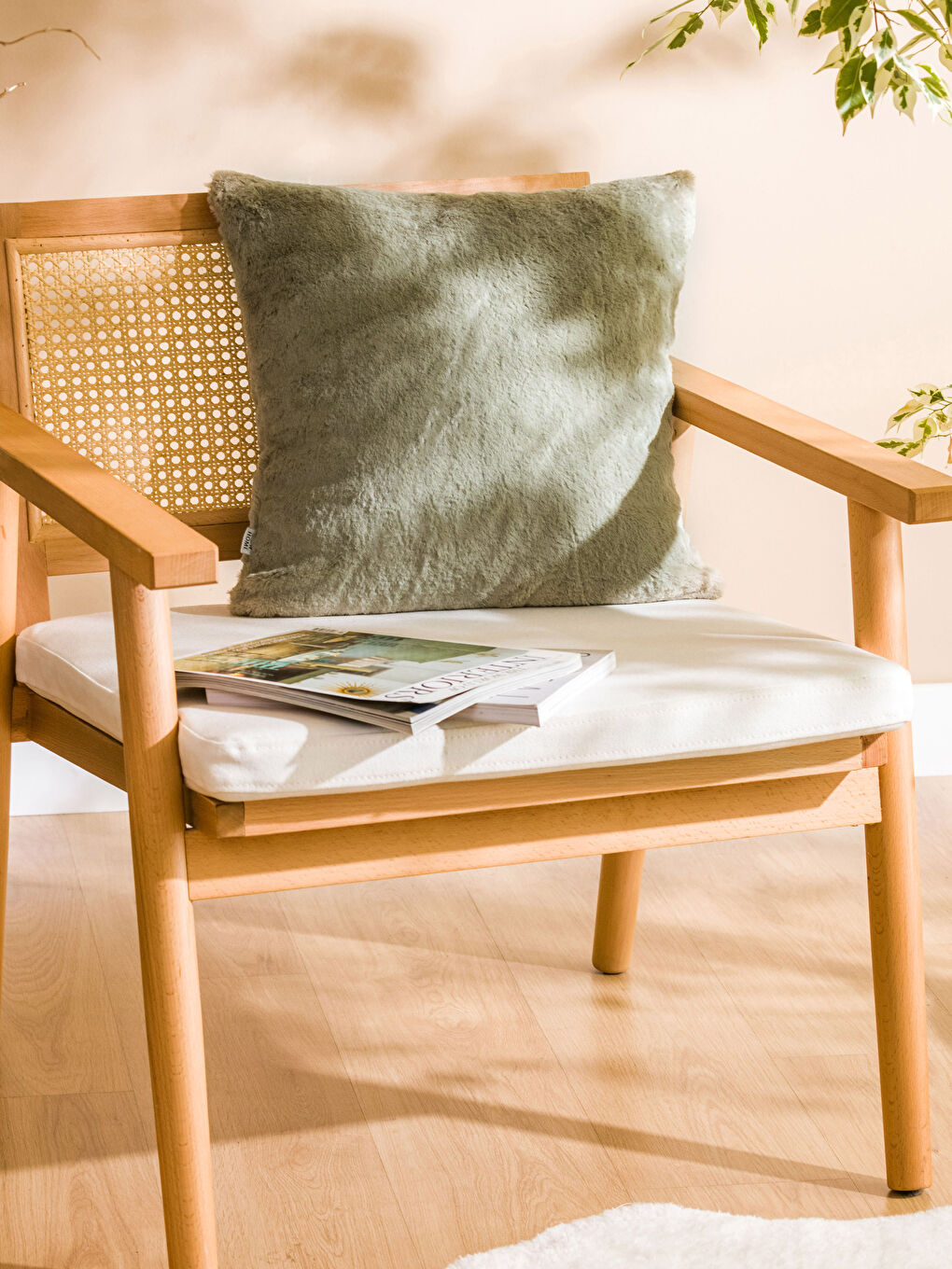 Yeşil Pelüş Kırlent Kılıfı 45x45 cm