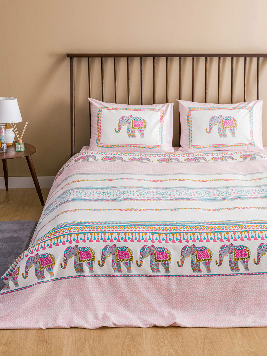 LCW HOME Karişik Fil Baskılı Çift Kişilik Pike Takımı
